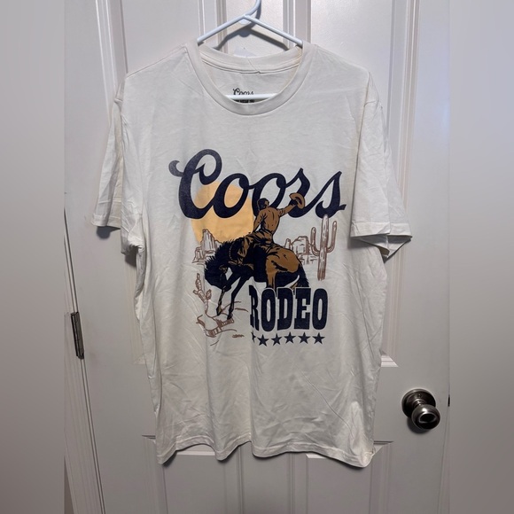 NWT Coors Graphic Tshirt - Picture 2 of 4